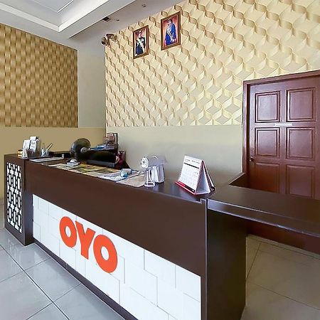 Super Oyo 90385 H3 Hotel Yong Peng Экстерьер фото