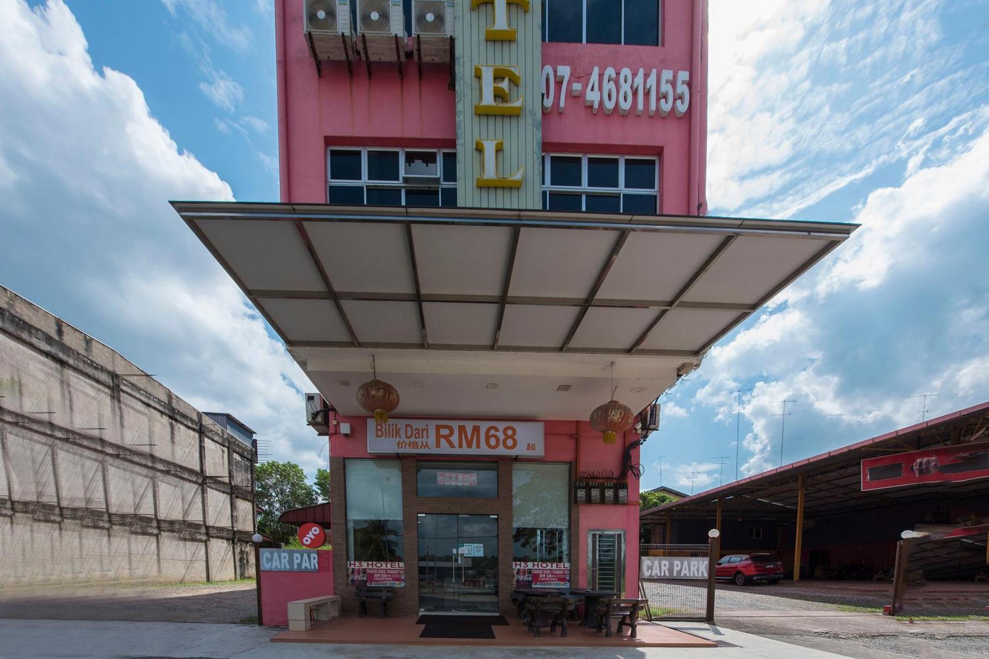 Super Oyo 90385 H3 Hotel Yong Peng Экстерьер фото