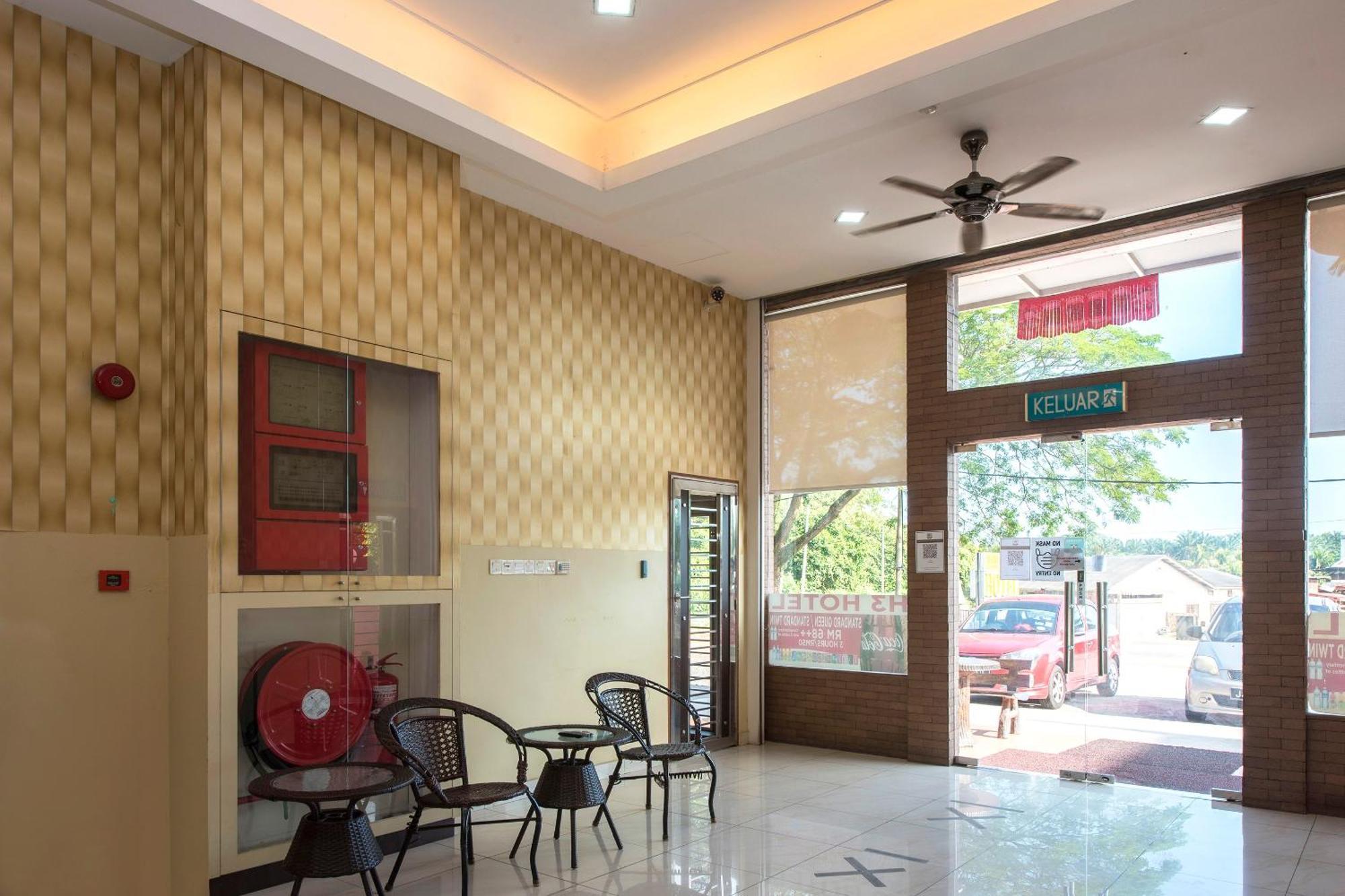 Super Oyo 90385 H3 Hotel Yong Peng Экстерьер фото