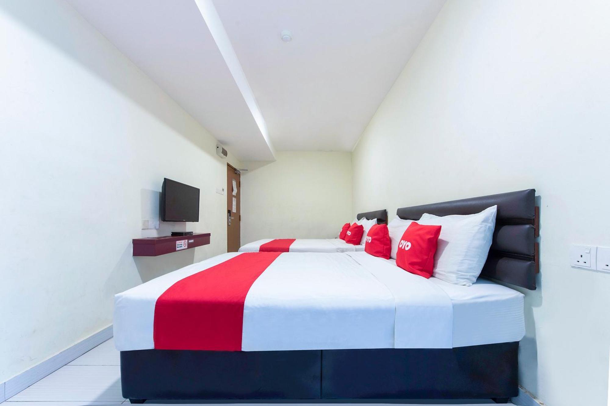 Super Oyo 90385 H3 Hotel Yong Peng Экстерьер фото